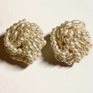 Vintage Faux White Pearl Clip On Earrings Beaded Cluster Gold Tone 70s Taiwan